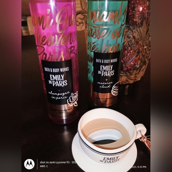 Bath & Body Works Emily in Paris Set Two Sprays And Hand Sanitizer Holder - Picture 4 of 7